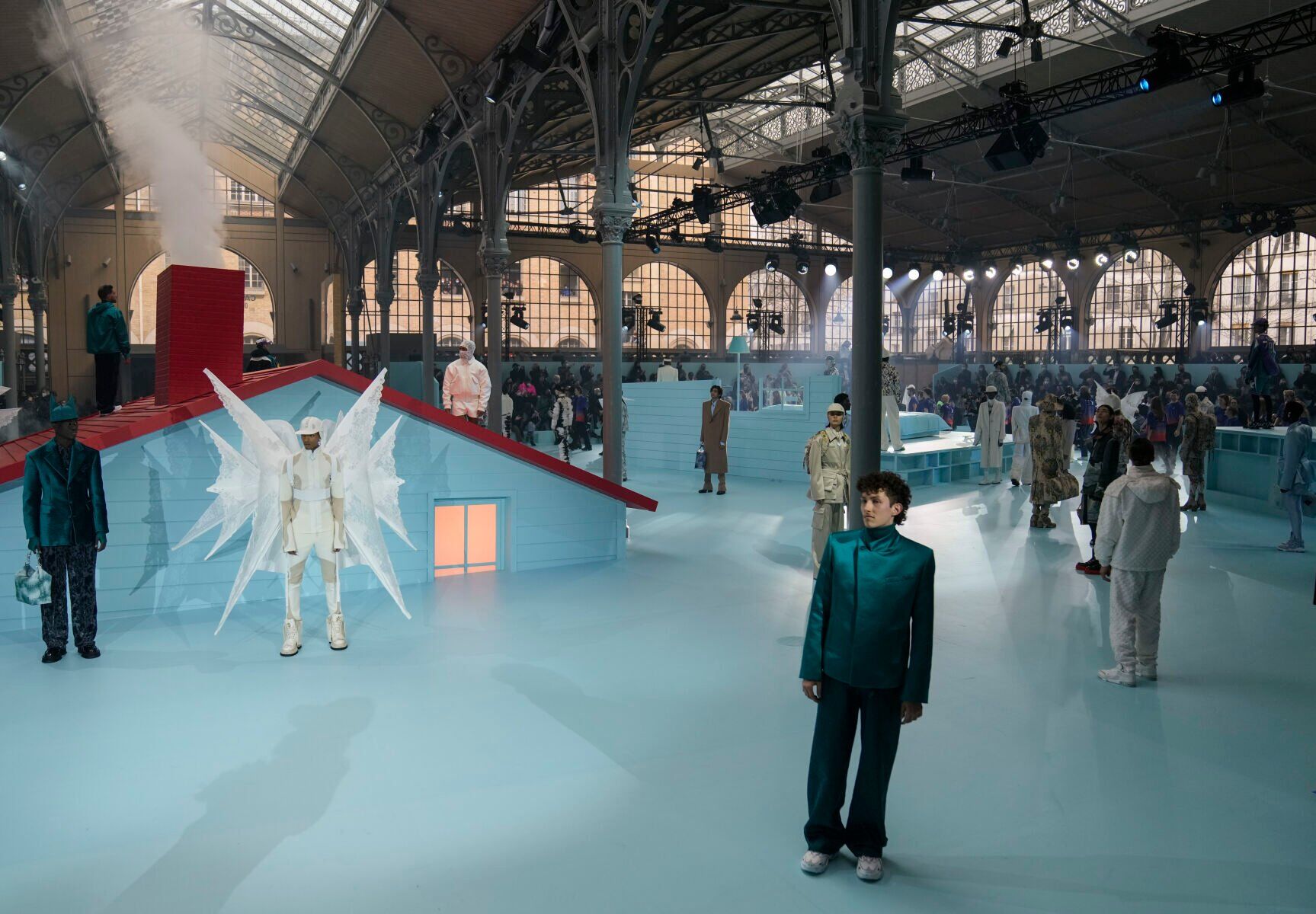 Paris Fashion Louis Vuitton F/W